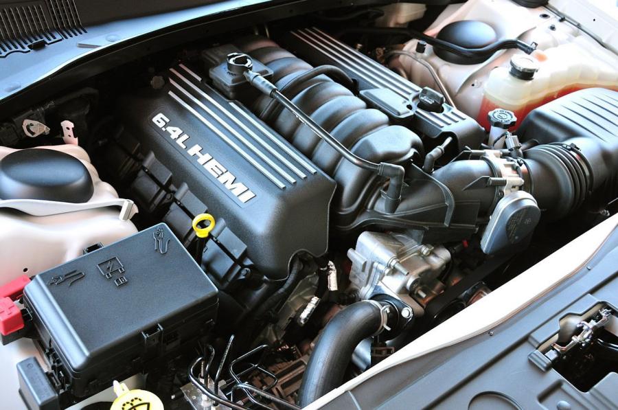  Chrysler 300C SRT8 2012 года  (фото 95 из 100)
